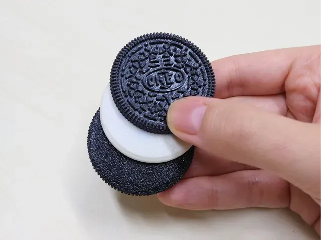 Oreo Cookie Slider - magnetic fidget toy