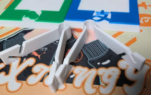 多用途多角度立牌卡牌支架/Multi-purpose Card Stand — Image 2 of 4