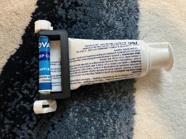 Toothpaste Squeezer V4 — Image 4 of 11