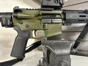 AR-15 Magwell Vise Block | ViseMag