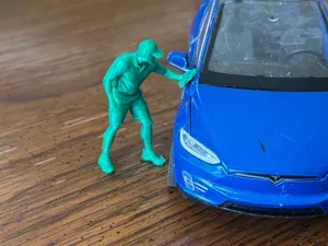 diorama miniature - drying man