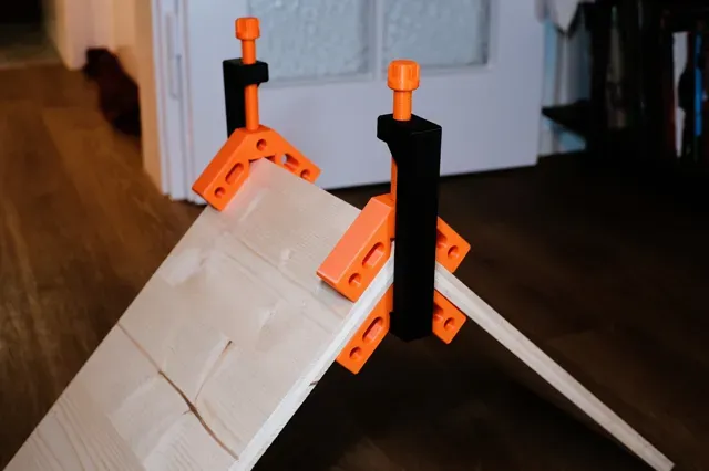 Corner Clamp for Woodworking — Image 2 of 7