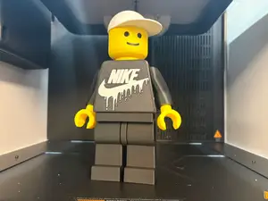 Brickman Nike 20cm Figur 500%