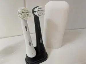 Oral-B iO Head Stand & Cover Set (Base + Cap)