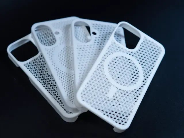 iPhone12,iPhone13,iPhone14,iPhone15 镂空手机壳,可自定义形式密度
