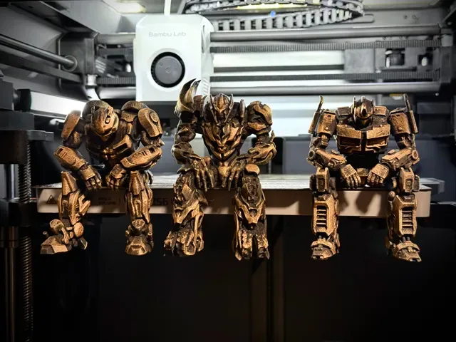 Sad Megatron Figurine sitting on a ledge! — Фото 3 из 7