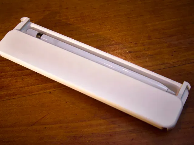 Magnetic case for Apple Pencil (1st gen) — Image 3 of 5