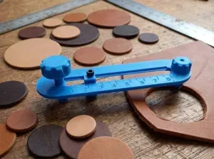 CIRCULAR CUTTER WITH RULER