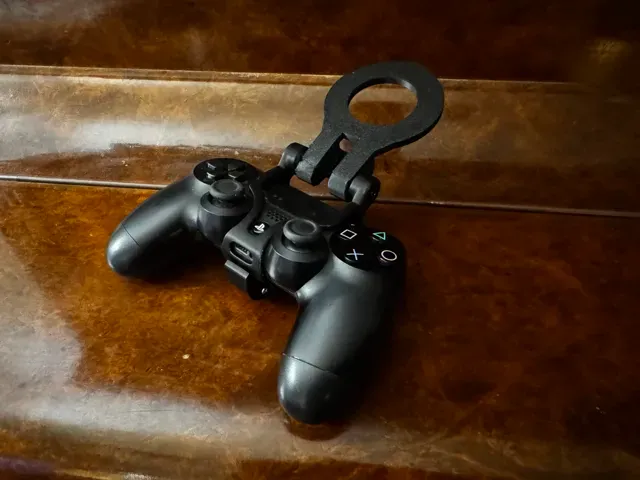 MagSafe phone mount for PS4 Dualshock 4 controller — Image 2 of 4