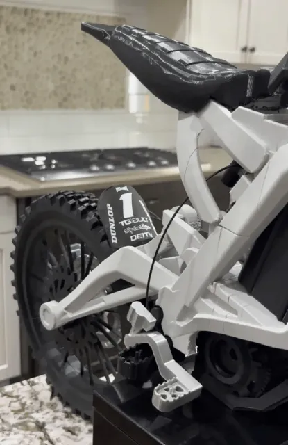 1:2 Surron Light Bee | LBX (Electric Dirt Bike) — Фото 4 из 9