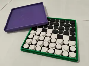 Scacchiera e dama magnetica