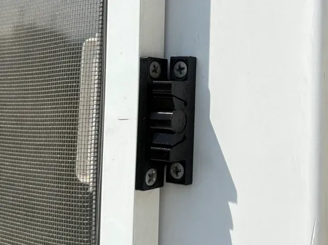 Mosquito net latch set