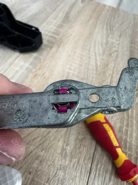 Renault Keyless Handle Actuator — Image 3 of 5