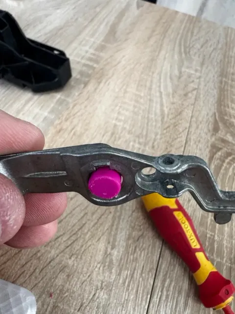 Renault Keyless Handle Actuator — Image 2 of 5