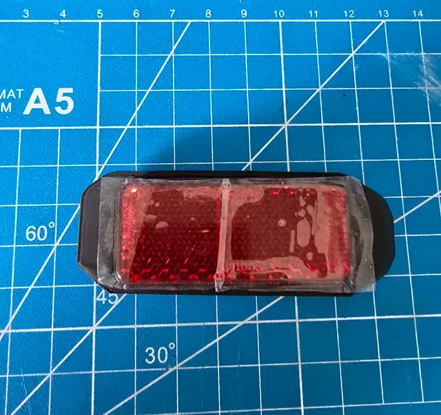 Xiaomi Scooter 4 lite (2gen) - Fender lamp socket — Image 4 of 5