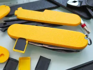 Victorinox 91 mm SuperPlus+ Schalen mit MicroSD