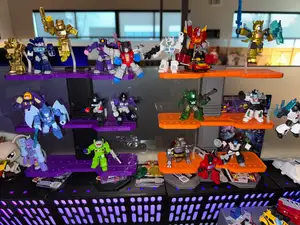 Transformers - Blokees - Defender Display Shelf