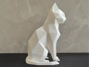 Elegante 3D - gedruckte Katze im Low-Poly-Stil