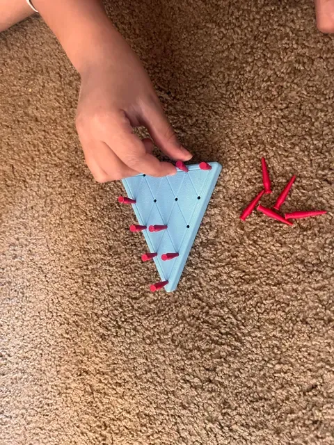 Peg Triangle Game with Storage for Pegs — Фото 6 из 6