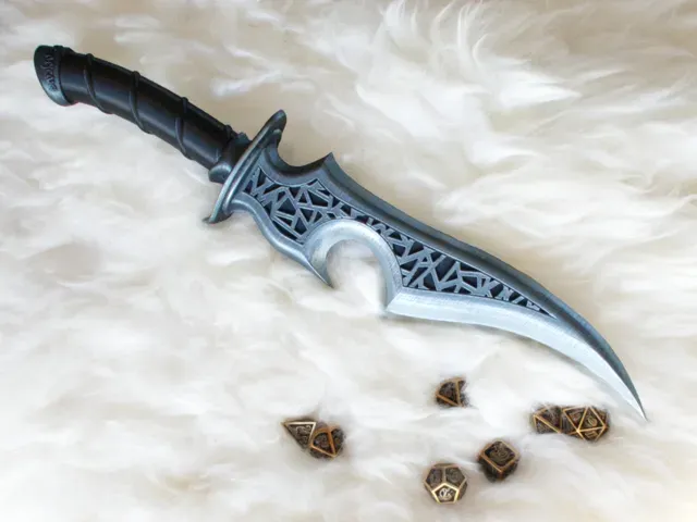 Curved Elven Dagger (Fantasy Prop)