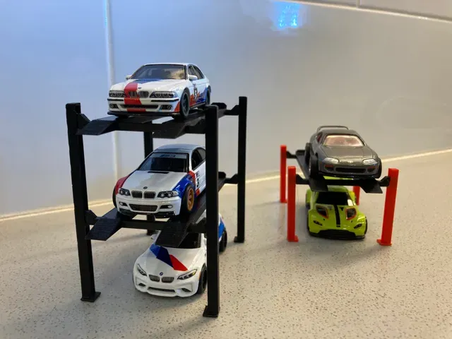 Diecast 1:64 Scale 4-Post Lift Display (No glue) — Фото 4 из 6
