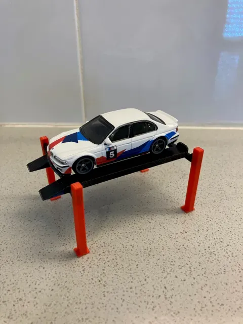 Diecast 1:64 Scale 4-Post Lift Display (No glue) — Фото 6 из 6