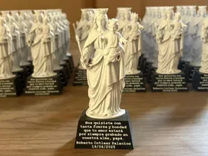 Virgen María Auxiliadora Personalizable - 12 cm