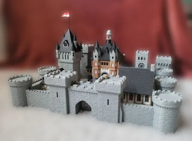 Modular castle — Image 2 of 11