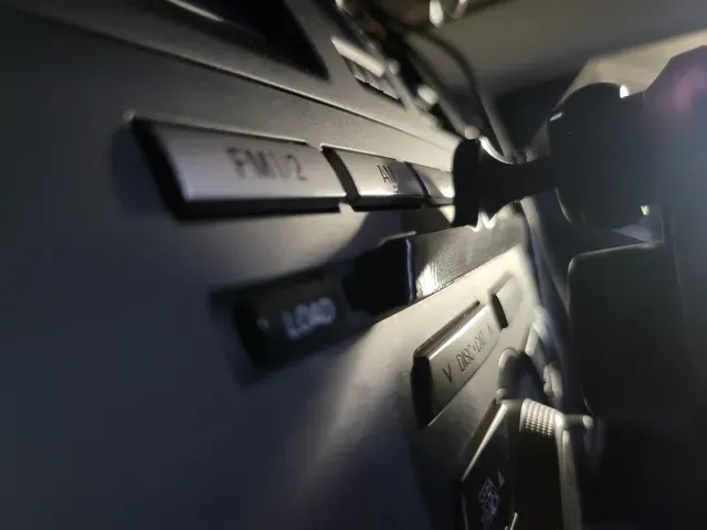 Car CD Slot Ball Mount - 17mm ball - 4mm thick — Image 5 of 7