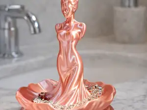 Lady in Silk – Jewelry Tray