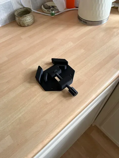 Angle Clamp V2 Full 3D Print No Hardware needed. — Image 3 of 9