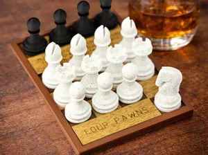 Four Pawns | Captura los cuatro peones negros