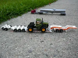1/64 Scale Jeep and Stinger for Lowboy Trailer