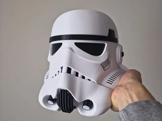Stormtrooper Helmet one piece — Image 4 of 4