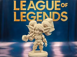 Poppy ( League of Legends ) LoL