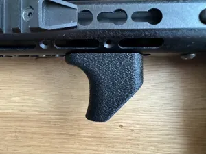M4/AR-15 KeyMod handstop (7A) for airsoft.