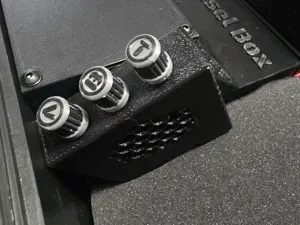 zk-1002T amp case and knobs.