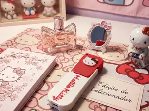 Hello kitty phone stand and keychain