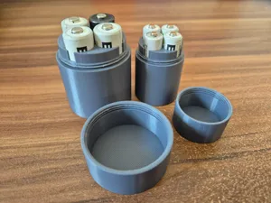 Battery Container for 4 AA/AAA Cells