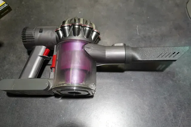 Dyson V6 Flat Nozzle Replacement — Image 2 of 3