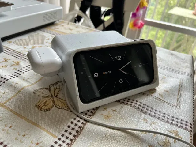 3-in-1 Apple Charger Dock – iPhone Watch Pods — Фото 2 из 5