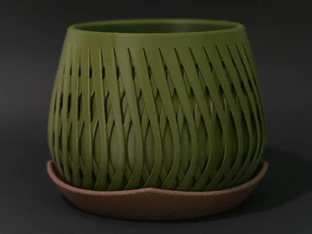 Ludovica Woven Planter with Drainage and Saucer — Image 5 of 9
