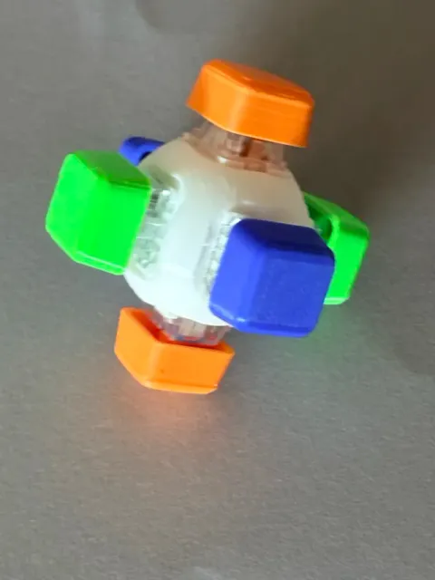 Mini 6-Key Clicker – Pocket Mechanical Fidget — Image 2 of 4