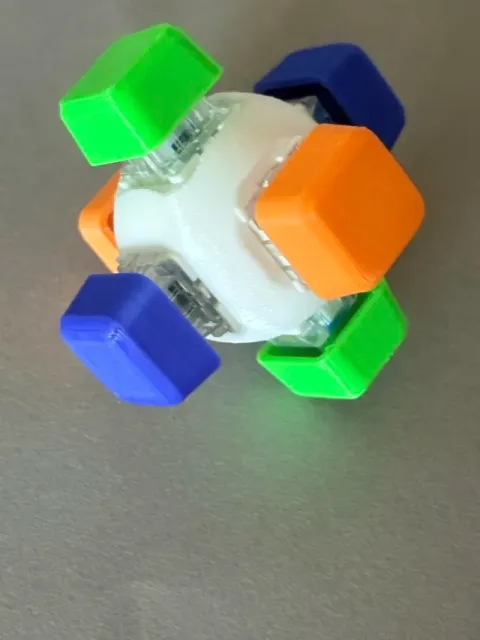 Mini 6-Key Clicker – Pocket Mechanical Fidget — Image 3 of 4
