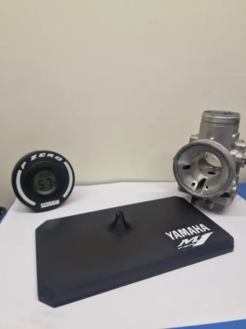 STAND YAMAHA M1 VALENTINO ROSSI 46 — Image 2 of 2