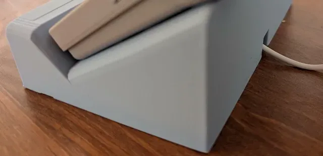 Retroid Flip2 Stand — Image 6 of 7