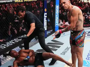 Alex Pereira vs Jamahal Hill UFC 300