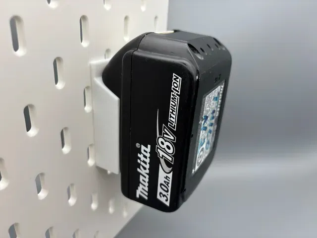 IKEA SKÅDIS Holder for Makita 18V LXT Battery — Фото 9 из 15