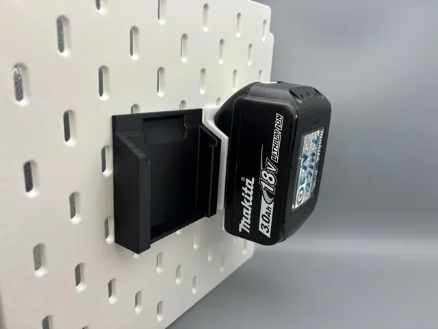 IKEA SKÅDIS Holder for Makita 18V LXT Battery — Фото 12 из 15