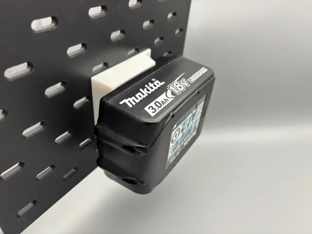 IKEA SKÅDIS Holder for Makita 18V LXT Battery — Фото 11 из 15